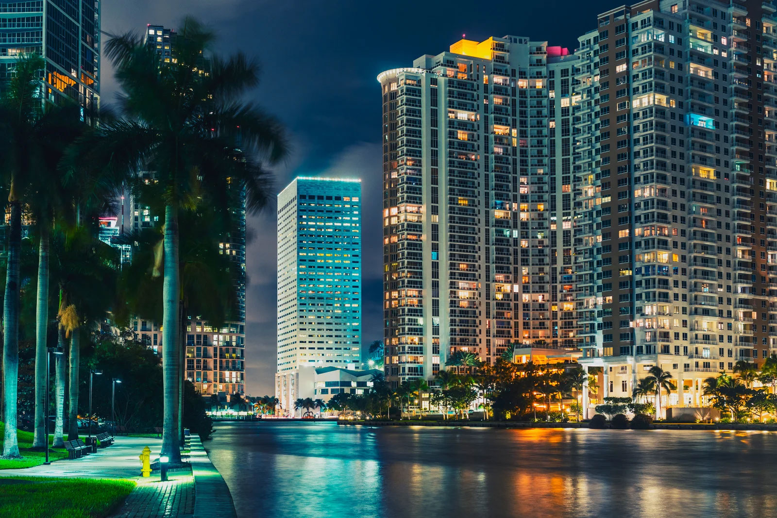 A Tourist Guide to Miami’s Best Nightlife Activities – In Your Pocket ...